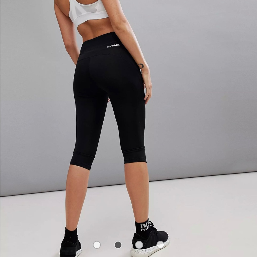 Ivy Park Signature High Rise Capri Leggings Size Small